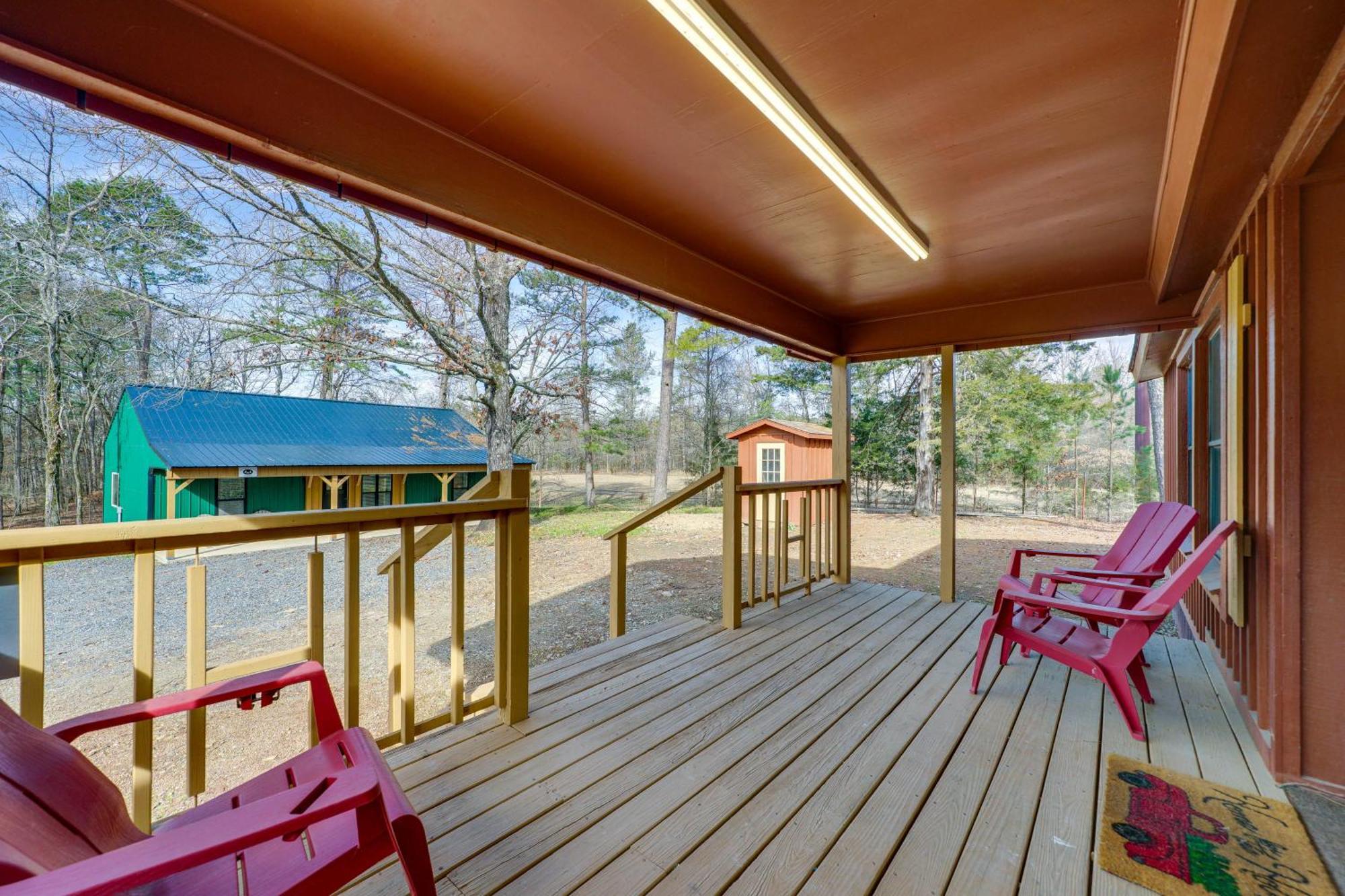 Pet-Friendly Broken Bow Cabin With Deck And Fire Pit! Villa Exterior photo