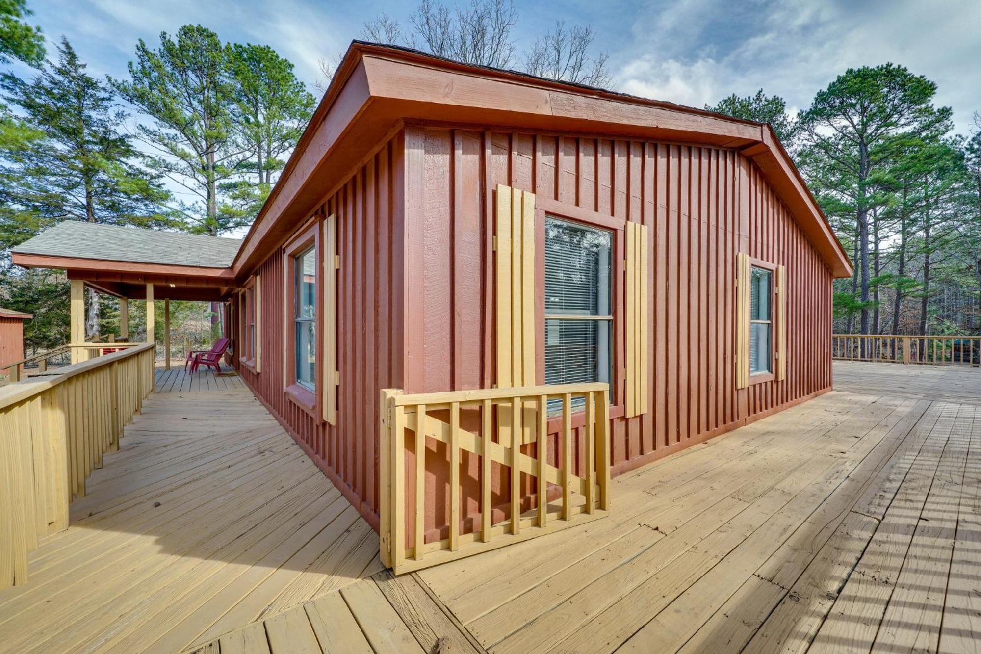 Pet-Friendly Broken Bow Cabin With Deck And Fire Pit! Villa Exterior photo