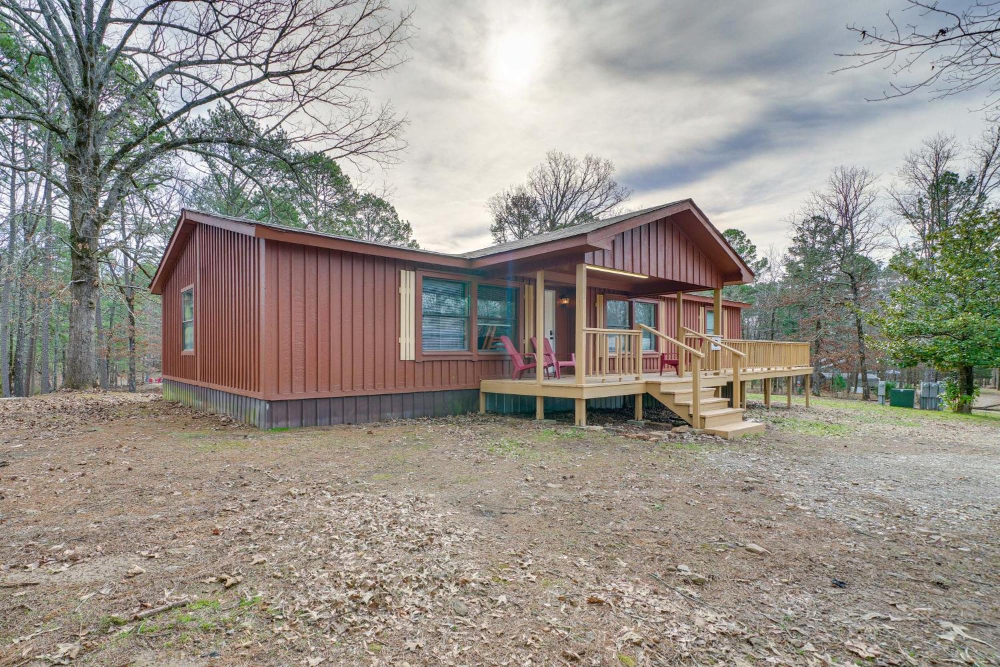 Pet-Friendly Broken Bow Cabin With Deck And Fire Pit! Villa Exterior photo