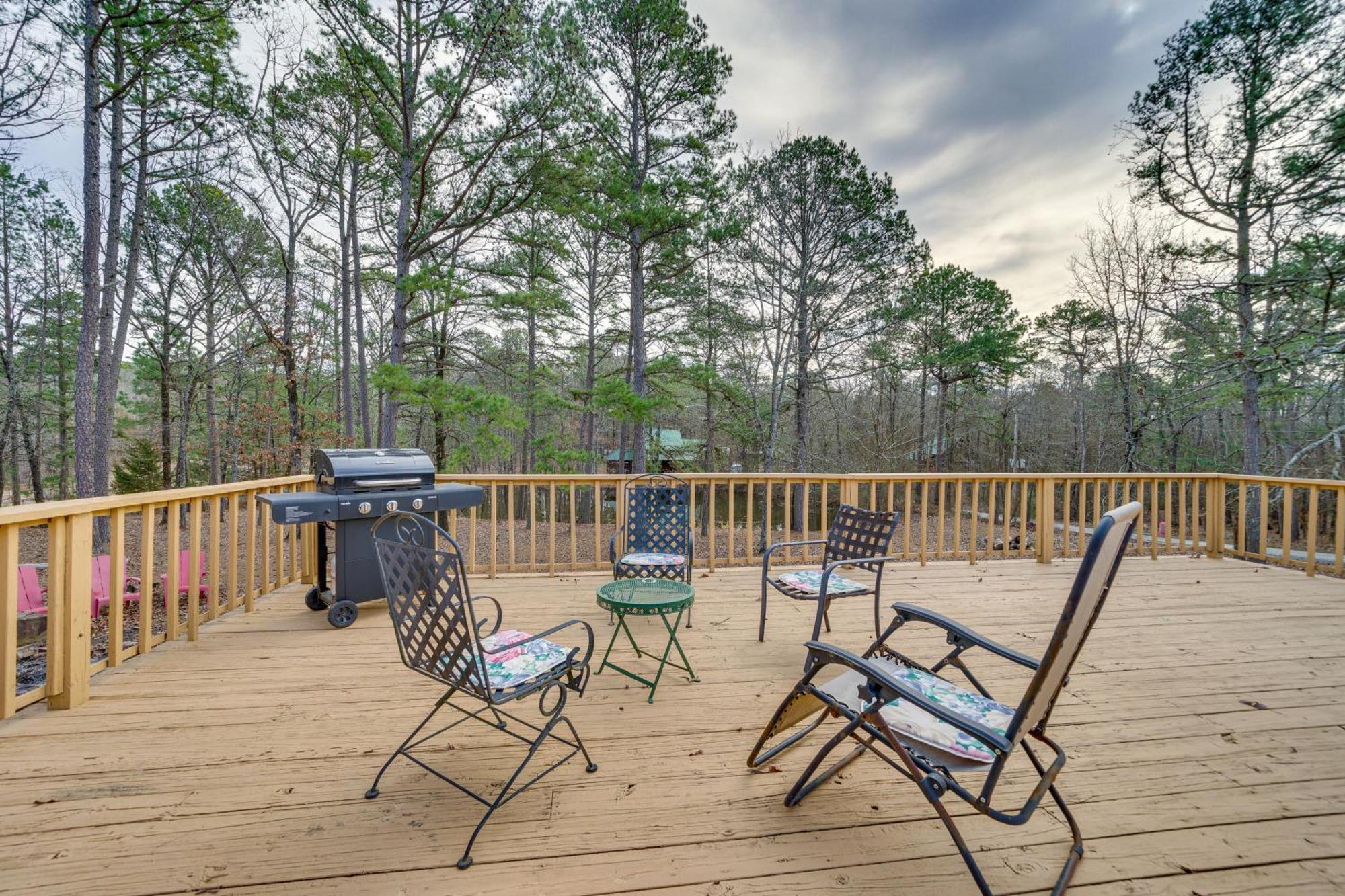 Pet-Friendly Broken Bow Cabin With Deck And Fire Pit! Villa Exterior photo