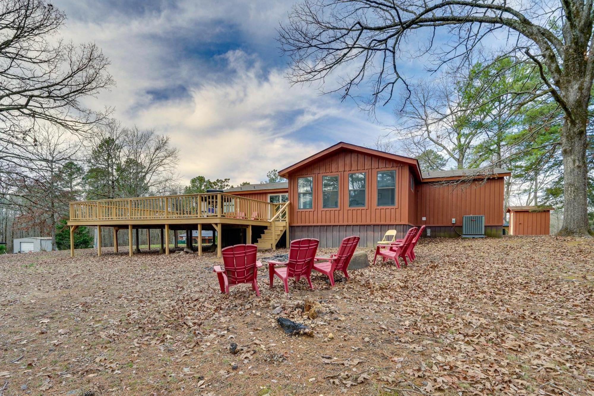 Pet-Friendly Broken Bow Cabin With Deck And Fire Pit! Villa Exterior photo