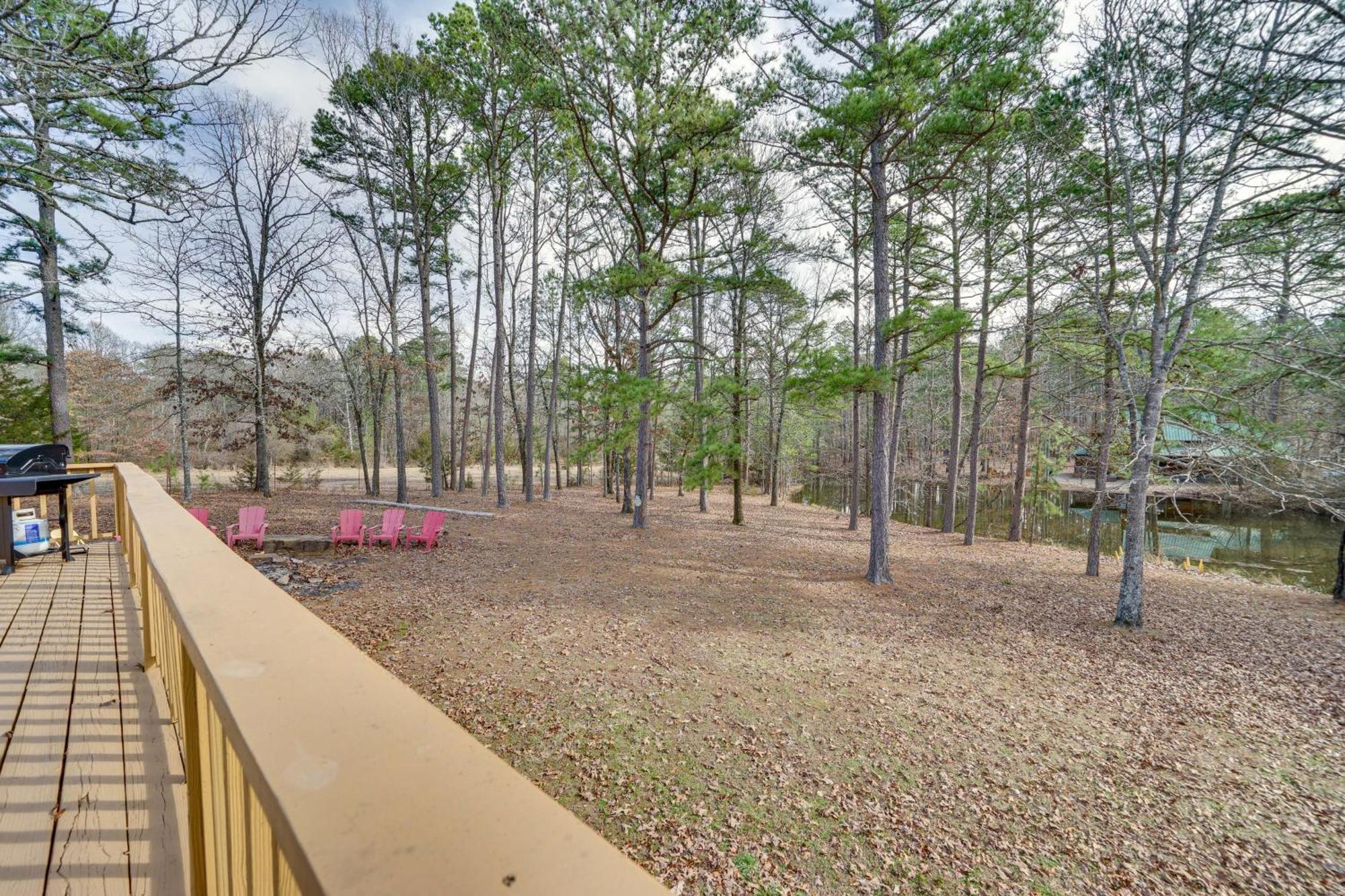 Pet-Friendly Broken Bow Cabin With Deck And Fire Pit! Villa Exterior photo